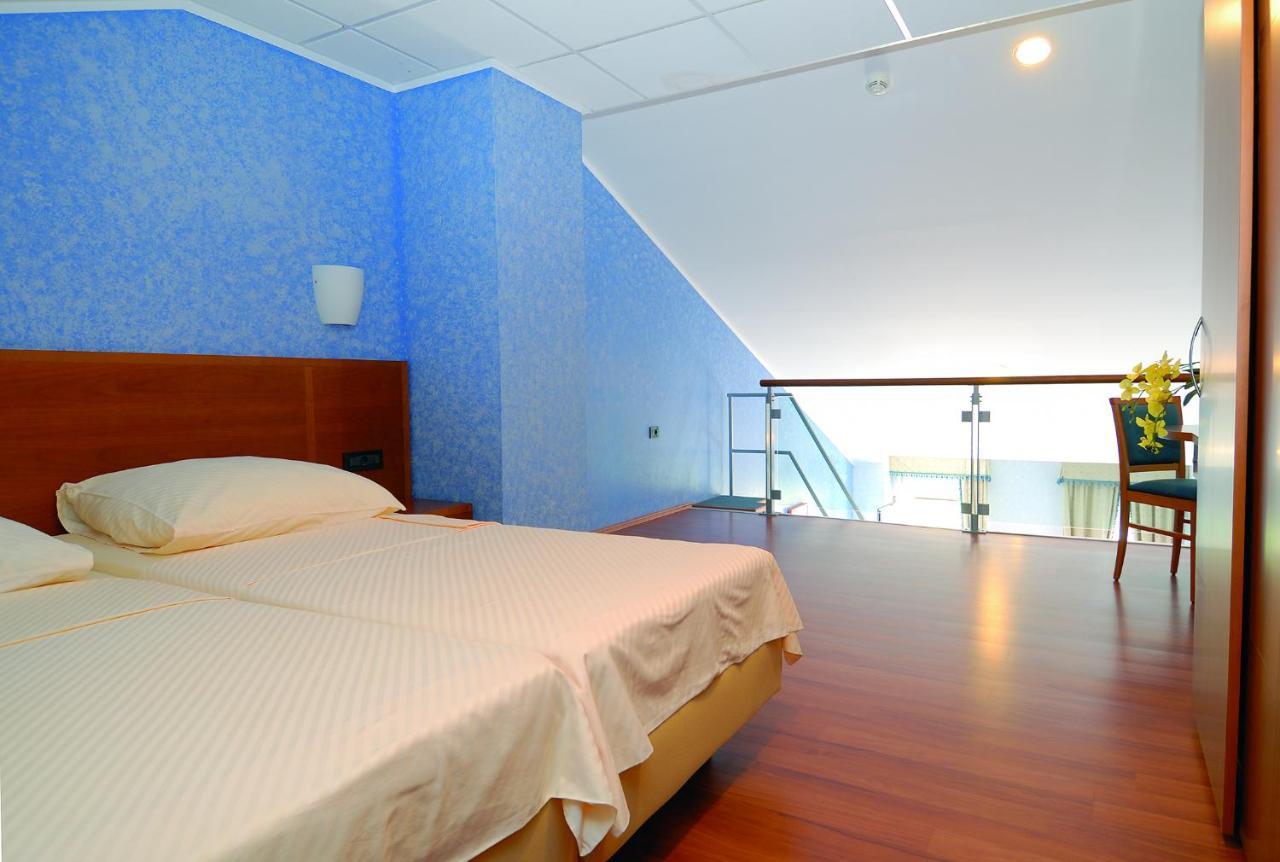 Hotel Zlatni Lav Martinšćica Εξωτερικό φωτογραφία