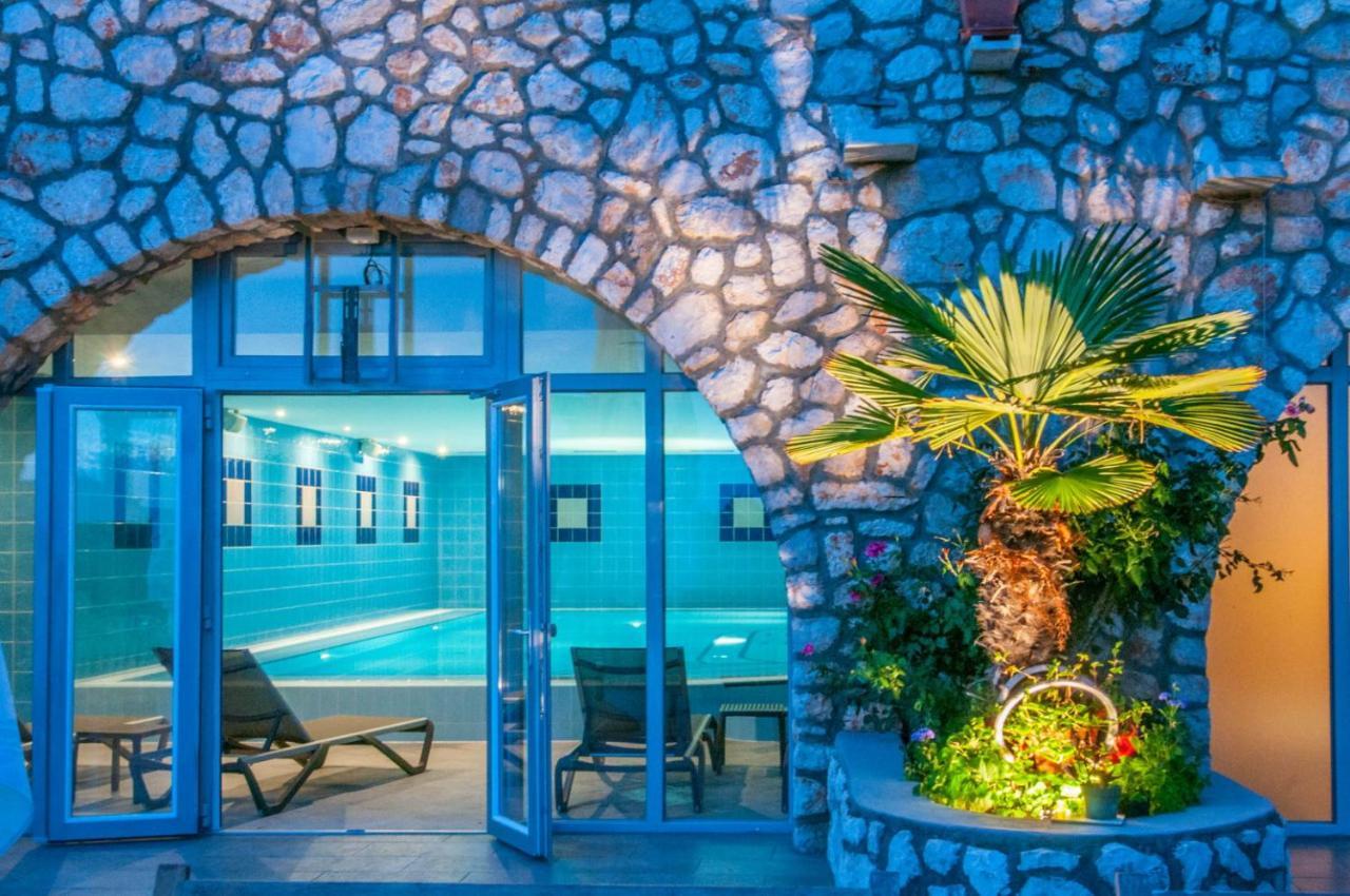 Hotel Zlatni Lav Martinšćica Εξωτερικό φωτογραφία