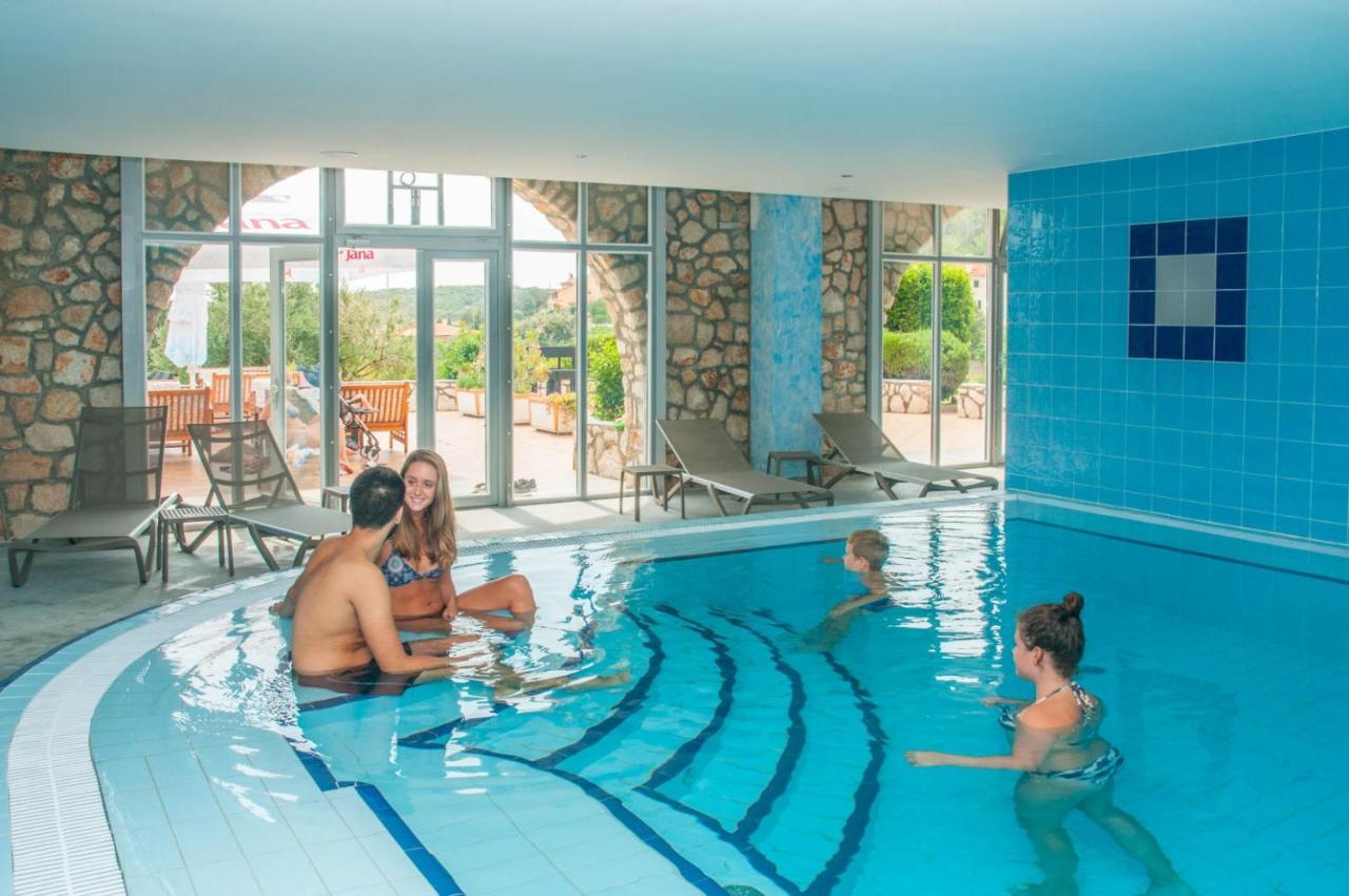 Hotel Zlatni Lav Martinšćica Εξωτερικό φωτογραφία