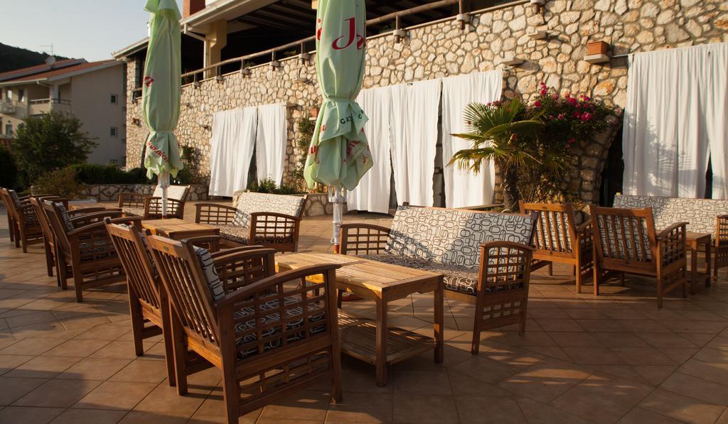 Hotel Zlatni Lav Martinšćica Εξωτερικό φωτογραφία