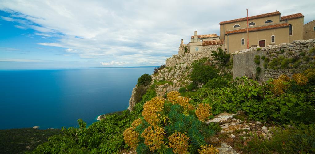 Hotel Zlatni Lav Martinšćica Εξωτερικό φωτογραφία