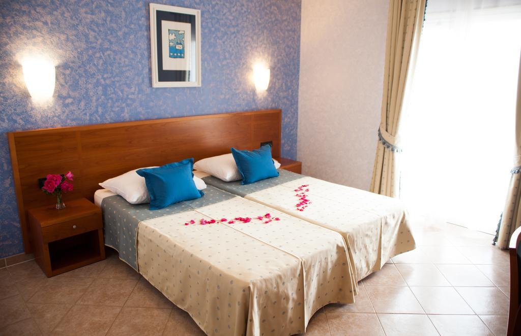 Hotel Zlatni Lav Martinšćica Εξωτερικό φωτογραφία