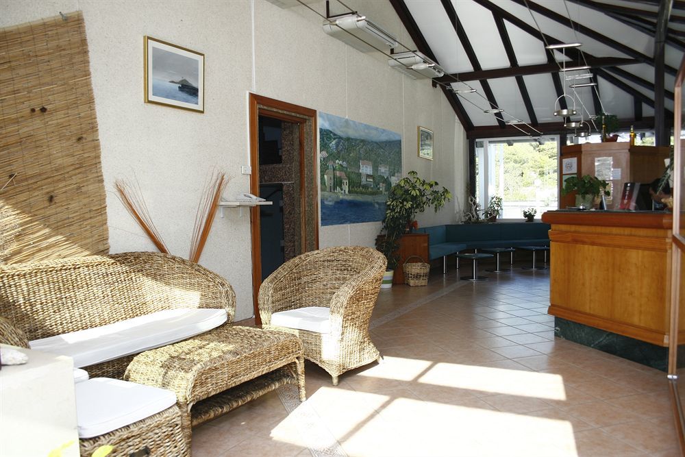 Hotel Zlatni Lav Martinšćica Εξωτερικό φωτογραφία
