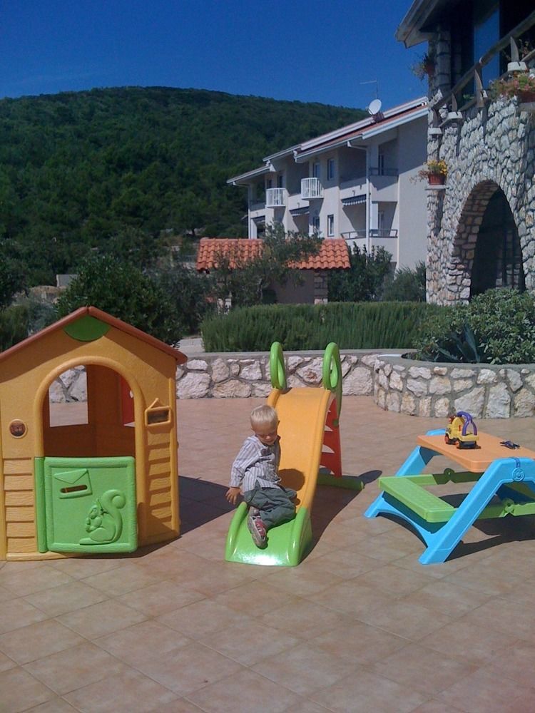 Hotel Zlatni Lav Martinšćica Εξωτερικό φωτογραφία