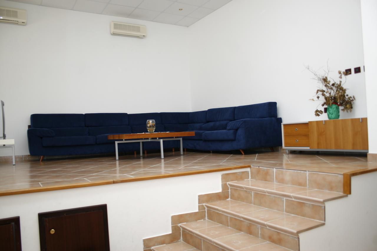 Hotel Zlatni Lav Martinšćica Εξωτερικό φωτογραφία