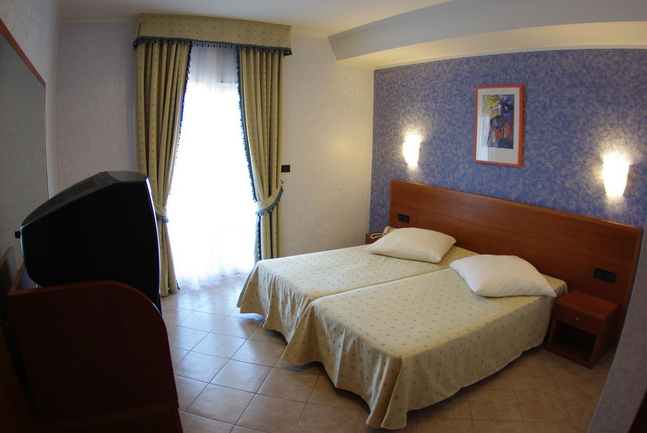 Hotel Zlatni Lav Martinšćica Εξωτερικό φωτογραφία