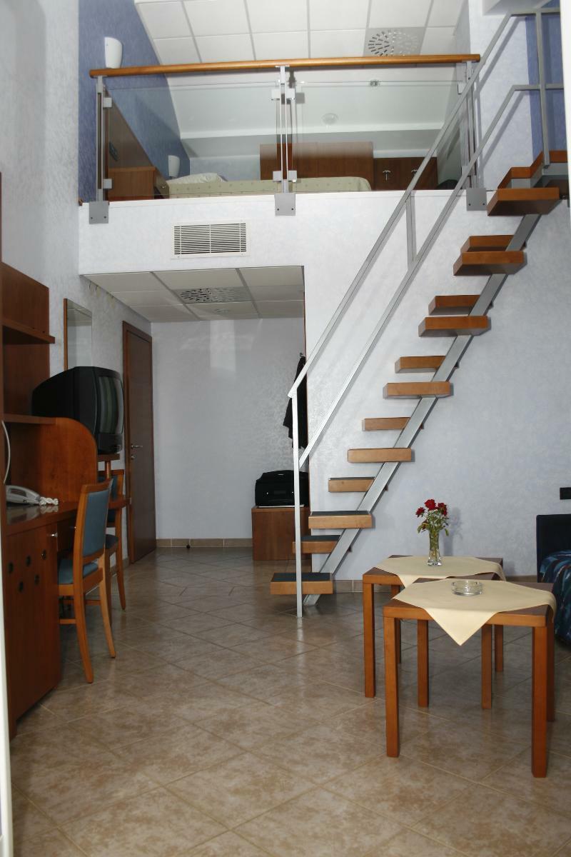 Hotel Zlatni Lav Martinšćica Εξωτερικό φωτογραφία